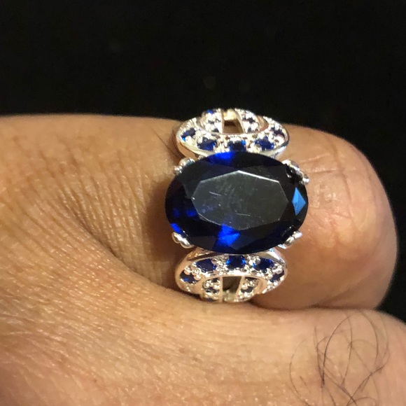 Ring - Picture 2 of 6